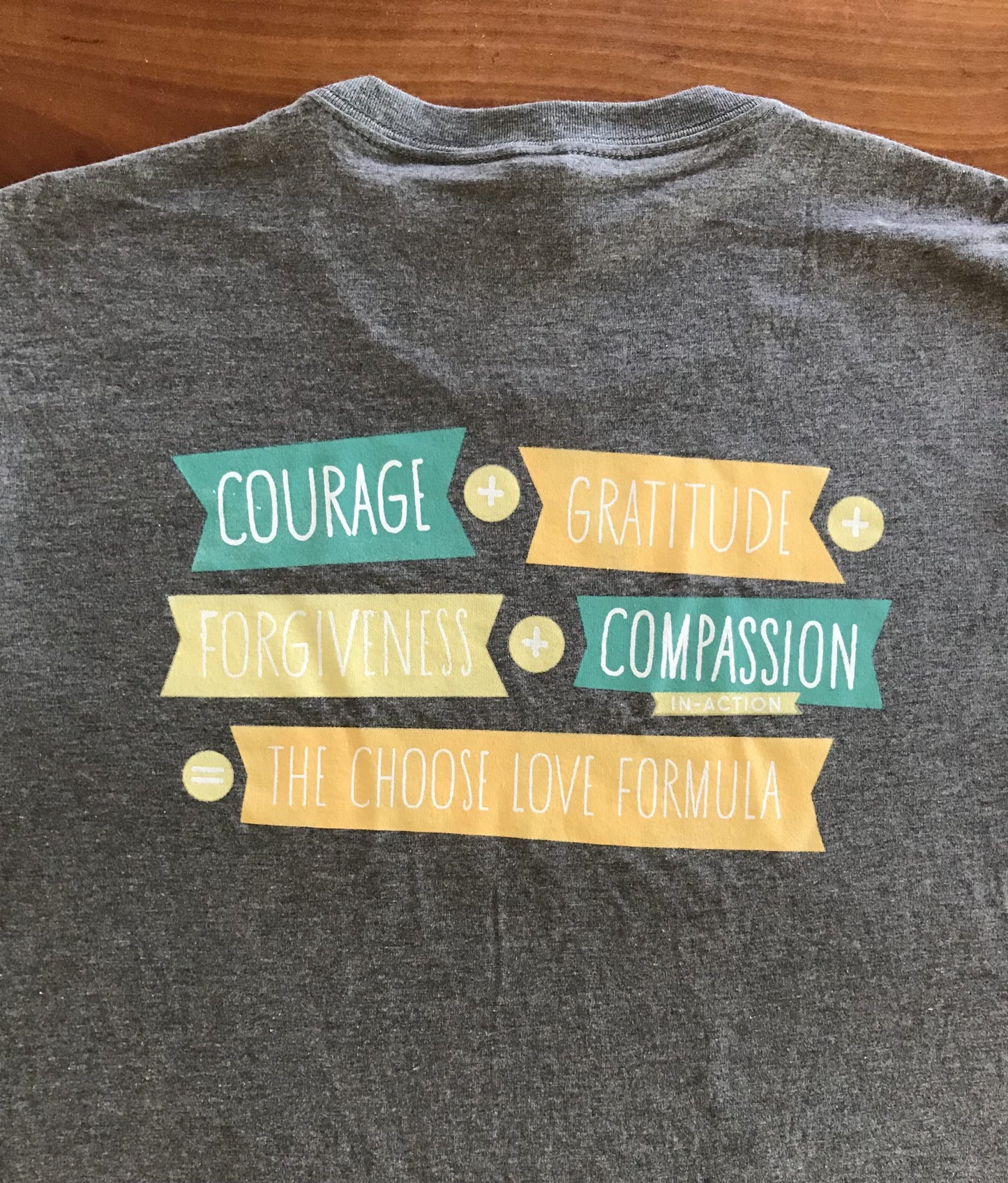 Unisex Choose Love Short-Sleeve Crewneck shirt (Grey Frost)